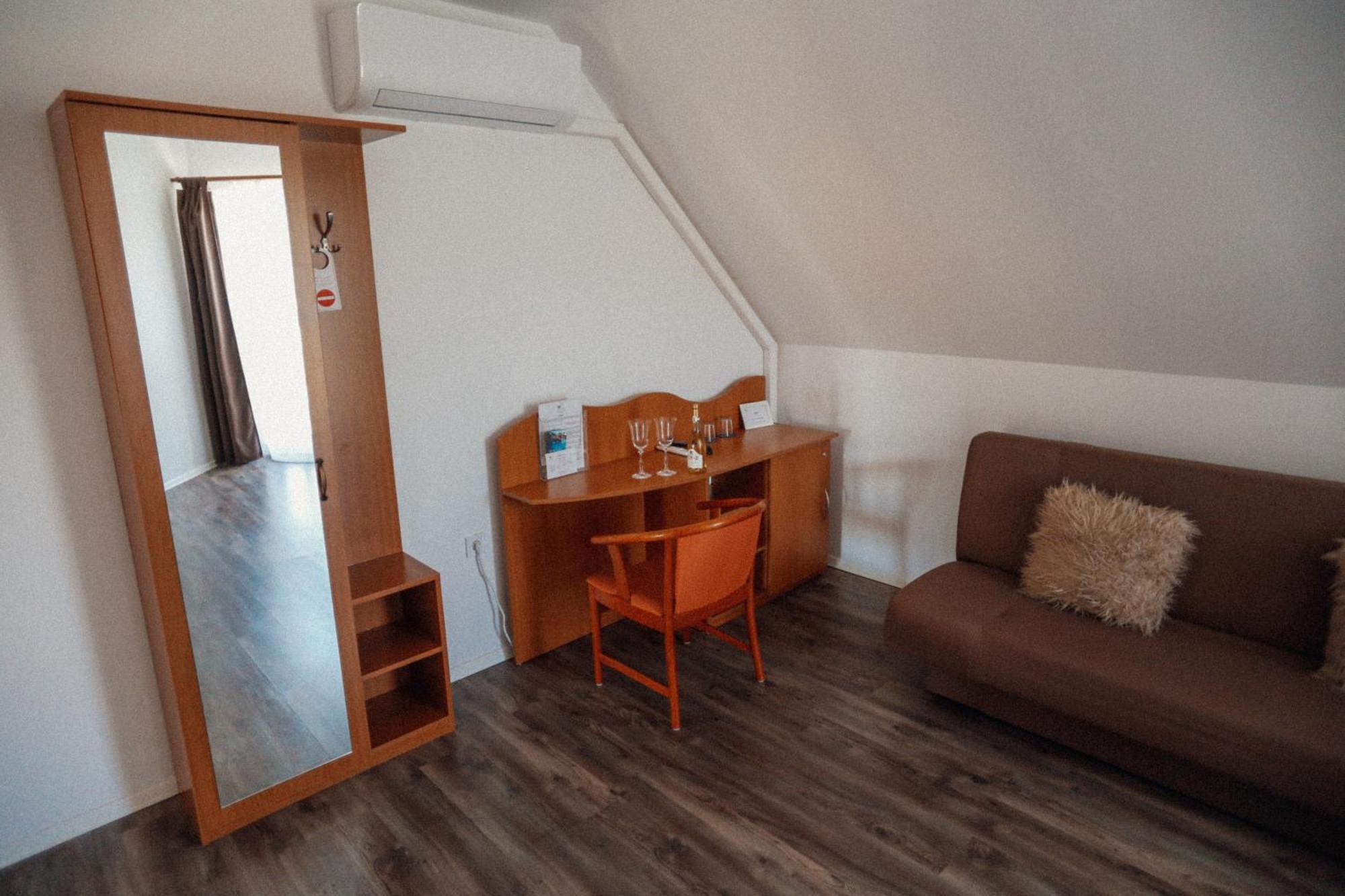 Megnyugtat-Lak Apartmanhaz Demjén Eksteriør billede