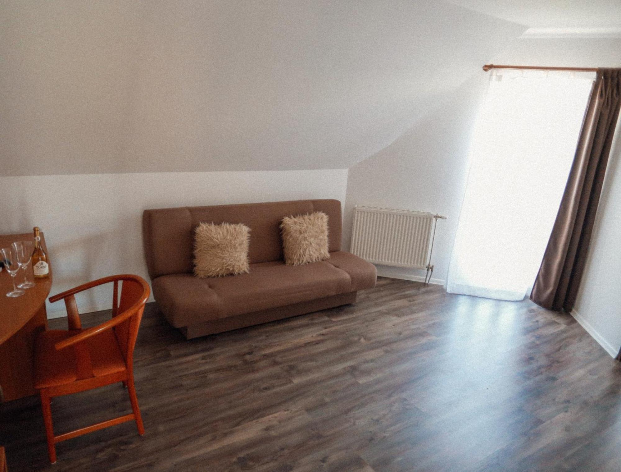 Megnyugtat-Lak Apartmanhaz Demjén Eksteriør billede